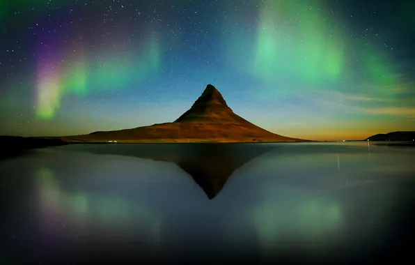 Картинка горы, озеро, отражение, зеркало, Исландия, Kirkjufell, полярные сияния