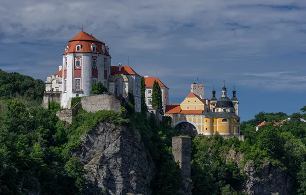 Картинка замок, скалы, Чехия, церковь, Czech Republic, Вранов-над-Дийи, Vranov nad Dyjí Castle, Замок Вранов-над-Дийи