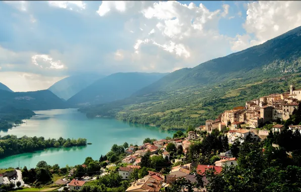 Облака, горы, город, озеро, Barrea - Parco Nazionale d'Abruzzo Italia