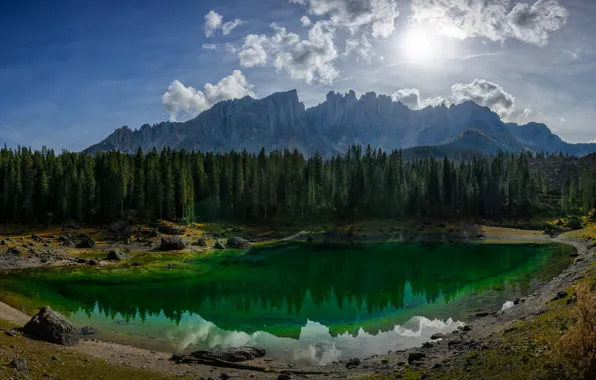 Лес, небо, солнце, облака, свет, горы, озеро, отражение