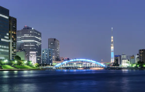 Картинка ночь, мост, огни, река, башня, дома, Япония, фонари