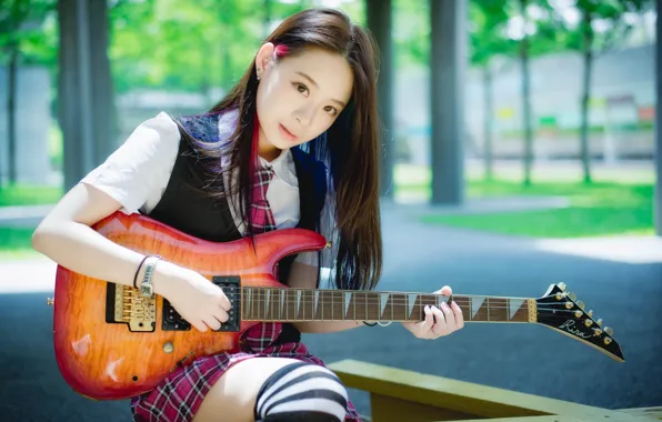 Картинка девушка, восточная, гитаристка