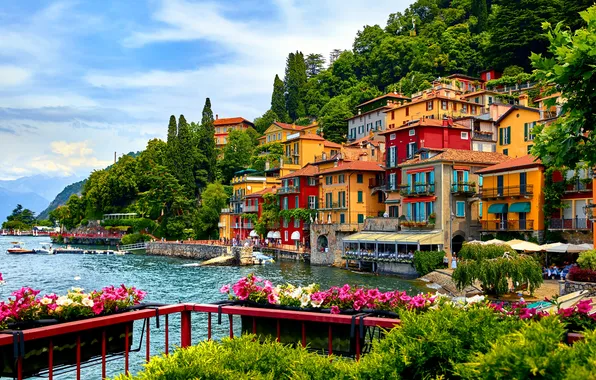 Картинка горы, город, дома, Италия, набережная, озеро Комо, Lake Como, Varenna
