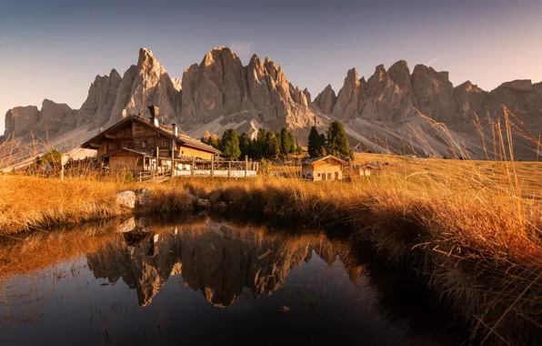 Картинка осень, трава, вода, пейзаж, горы, природа, дома, Италия