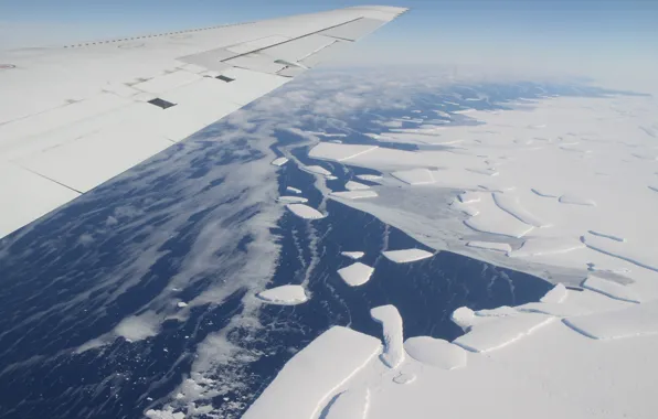 Картинка небо, крыло, льды, самолёт, Антарктический шельфовый ледник