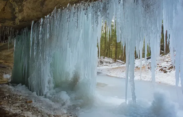 Водопад, лёд, сосульки