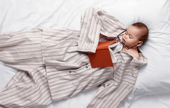 Картинка ребенок, сон, очки, постель, книга, пижама
