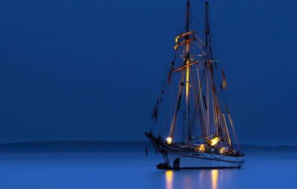 Море, ночь, побережье, корабль, парусник, штиль, на якоре