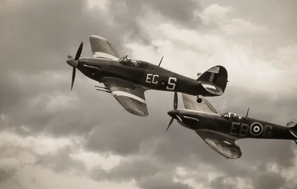 Картинка небо, облака, полет, самолет, Hawker Hurricane, Supermarine Spitfire