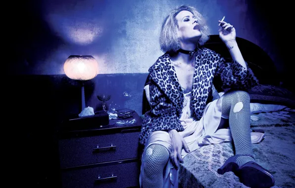 Стиль, кровать, сигарета, отель, триллер, драма, ужасы, American Horror Story