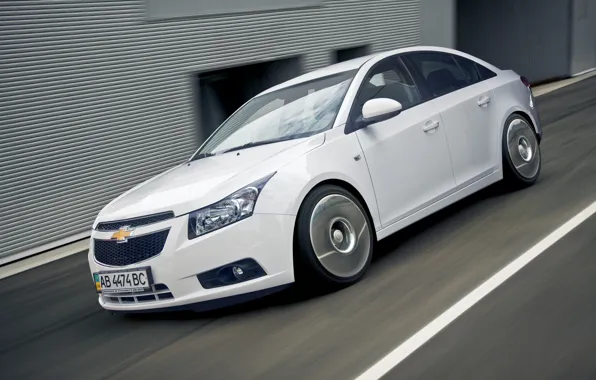 Chevrolet Cruze > где посмотреть номер краски кузова?