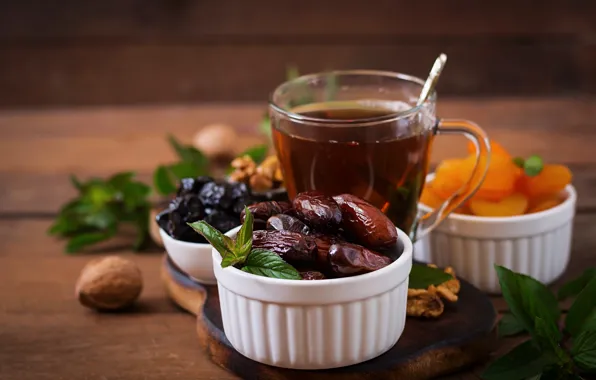 Чай, орехи, Мята, курога, Сухофрукты