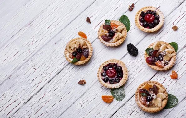Фрукты, wood, выпечка, сладкое, nuts, fruits, greenery, тарталетки