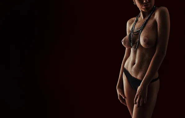 Мокрая, топлес, черные трусики, topless, капельки воды, бусики, треугольник трусиков, грудь ок