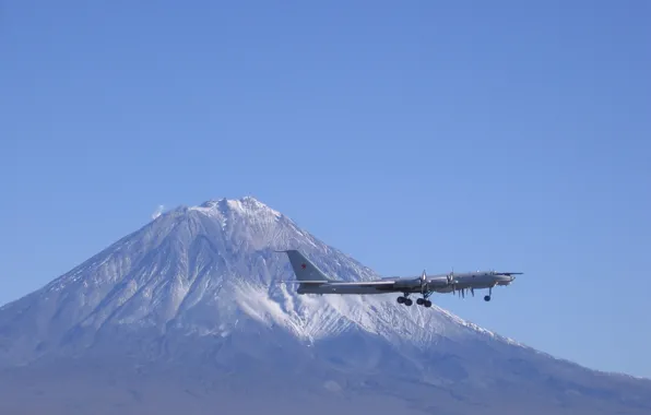 Картинка небо, гора, взлет, стратегический бомбардировщик, Дальняя авиация, Ту-142