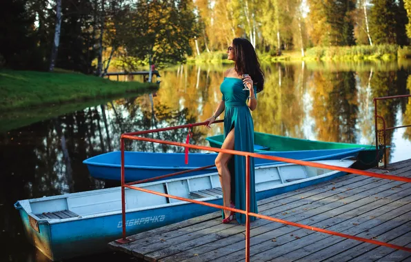 Картинка девушка, милая, модель, Часы, Очки, брюнетка, Обои, Туфли