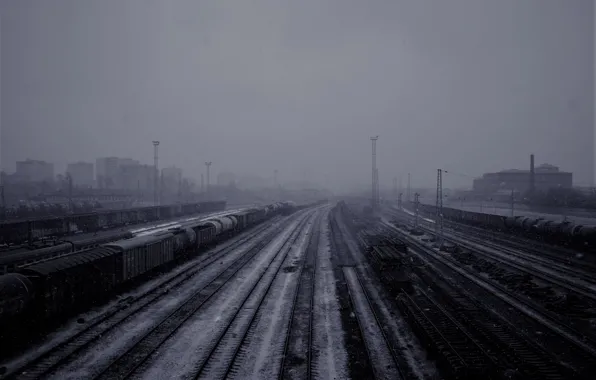 Картинка зима, снег, пути, рельсы, вагоны, поезда, цистерны, железнодорожная станция
