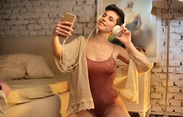 Улыбка, дома, позитив, картина, наушники, постель, торшер, smile