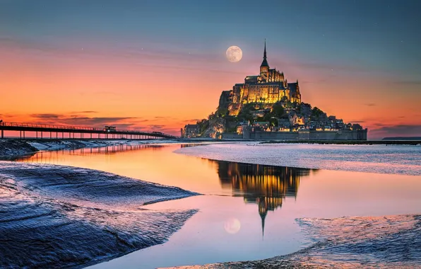 Франция, НЕБО, ЛУНА, ОТРАЖЕНИЕ, МОСТ, ОСТРОВ, Mont Saint-Michel, France Мон-Сен-Мишель