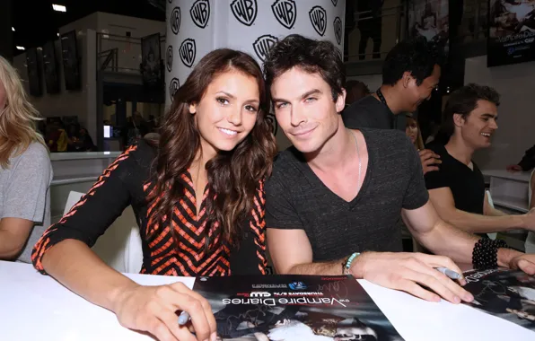 Девушка, улыбка, мужчина, влюбленные, Nina Dobrev, Нина Добрев, Дневники вампира, Ian Somerhalder