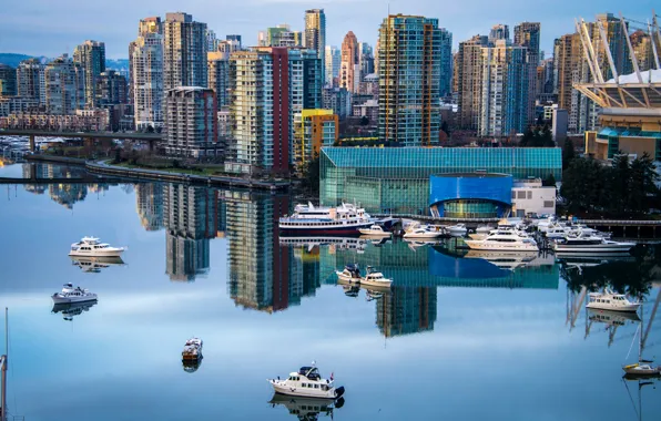 Картинка город, река, фото, дома, небоскребы, Канада, Ванкувер, катера