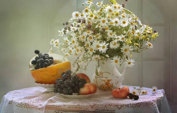 Ромашки, букет, виноград, кувшин, персик, дыня