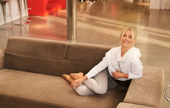 Взгляд, девушка, поза, улыбка, дом, актриса, певица, Julianne Hough