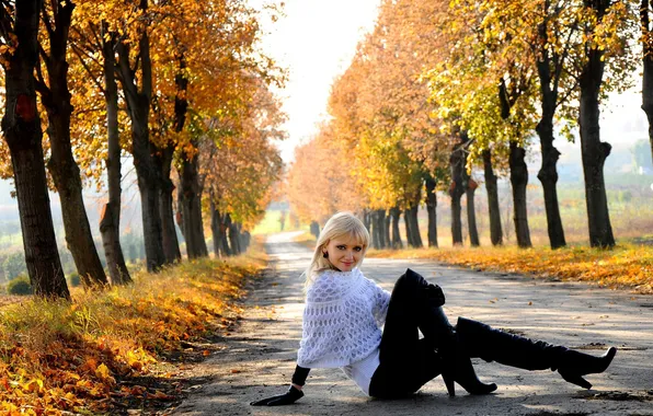 Картинка дорога, осень, деревья, Девушка, блондинка