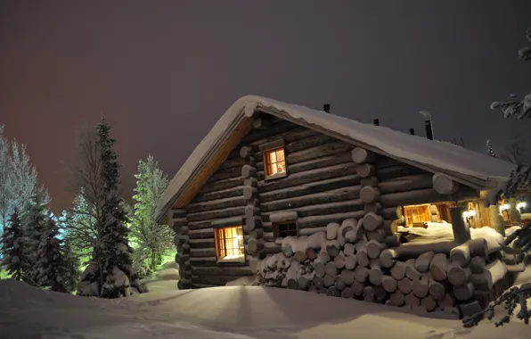 Снег, ночь, дом, Зима, ели, сугробы, дрова, ёлки