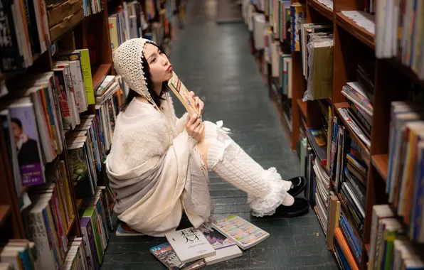 Девушка, книги, азиатка