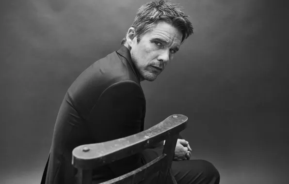 Фото, стул, костюм, актер, черно-белое, Port, Ethan Hawke, Итан Хоук