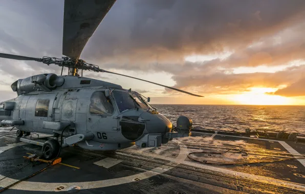 Картинка рассвет, палуба, Sea Hawk, MH-60R