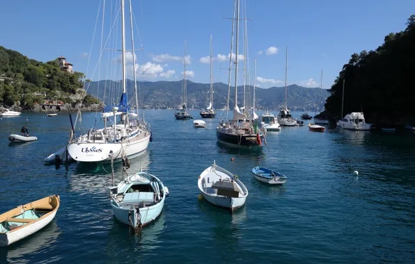 Картинка море, горы, яхты, лодки, Италия, Лигурия, вход в бухту Портофино