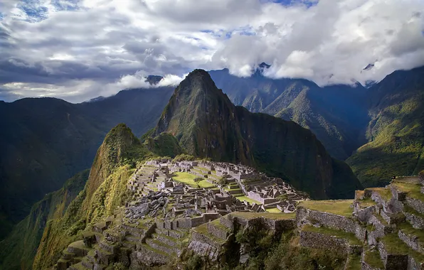 Картинка небо, облака, горы, город, развалины, руины, Перу, Мачу-Пикчу