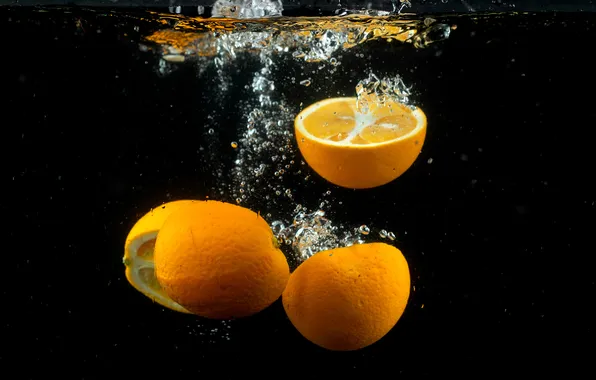 Вода, пузырьки, апельсины, фрукты, черный фон, под водой, половинки, в воде
