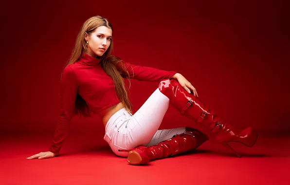 Картинка girl, beautiful, model, redhead, boots, long-haired