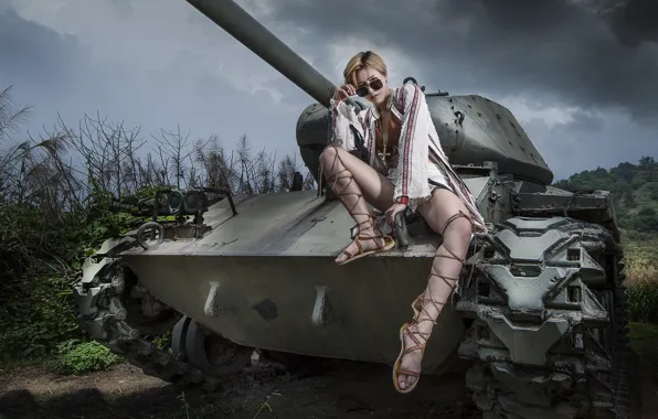 Картинка девушка, танк, азиатка