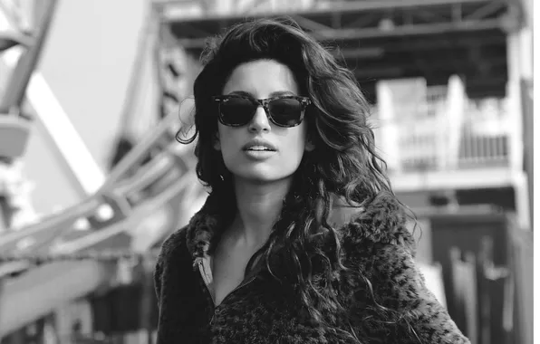 Поза, макияж, фигура, актриса, очки, черно белая, Tania Raymonde, Таня Реймонд