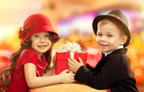 Картинка дети, настроение, праздник, подарок, мальчик, девочка, шляпка, улыбки