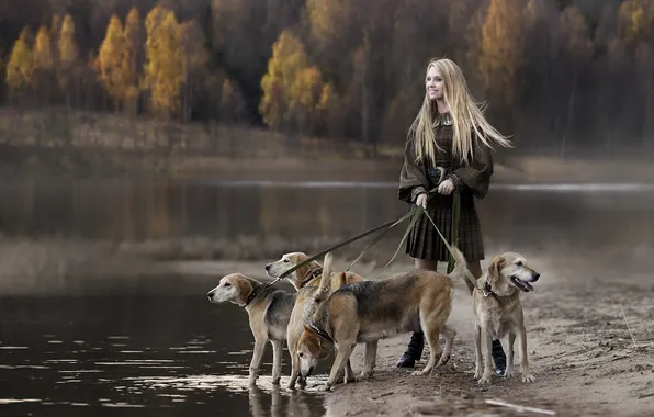 Собаки, девушка, туман, озеро, настроение