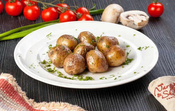 Грибы, помидор, картофель, запеченный