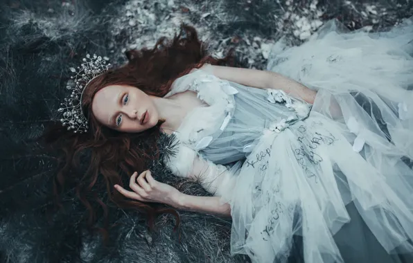 Картинка девушка, стиль, настроение, корона, макияж, платье, Holly White