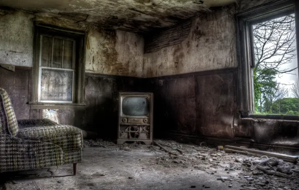 Комната, кресло, телевизор, окно