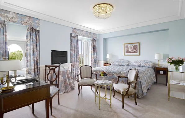 Кровать, окно, люстра, отель, France, Hotel Du Cap Eden Roc