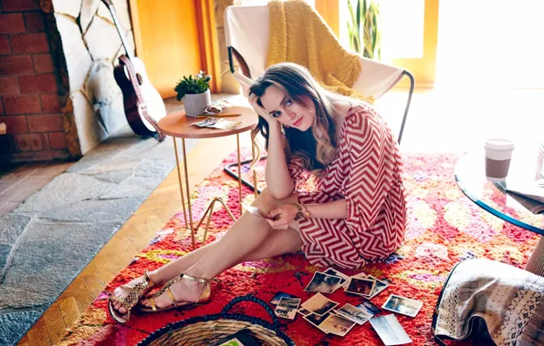 Макияж, платье, прическа, фотографии, шатенка, красотка, Leighton Meester, сидит