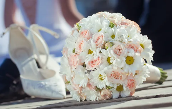 Картинка цветы, букет, свадьба, flowers, shoes, bouquet, roses, wedding