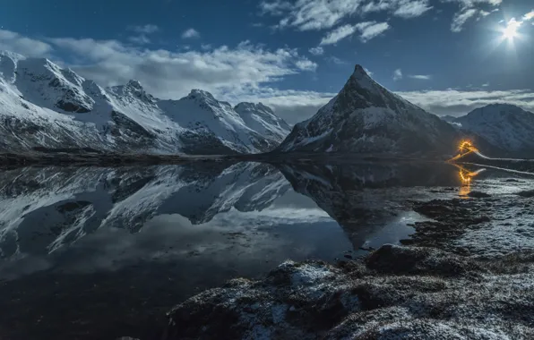 Картинка острова, свет, снег, горы, озеро, луна, Норвегия, Лофотенские