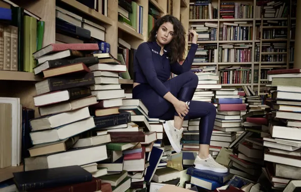 Взгляд, девушка, поза, фото, книги, Puma, Selena Gomez