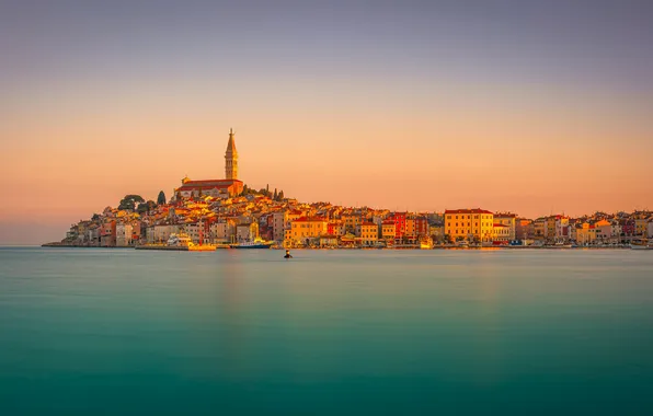 Картинка city, cathedral, sea, landscape, sunset, buildings, roofs, cityscape