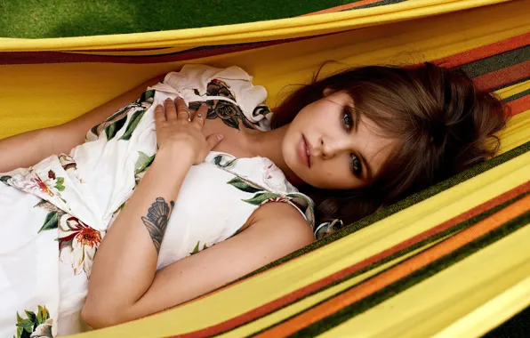 Картинка girl, look, hammock, Anastasia Scheglova